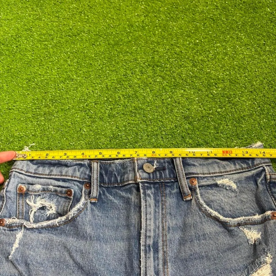 Abercrombie & Fitch Women's Size 29/8 The Mom‎ Short High Rise Denim Distressed - Image 5