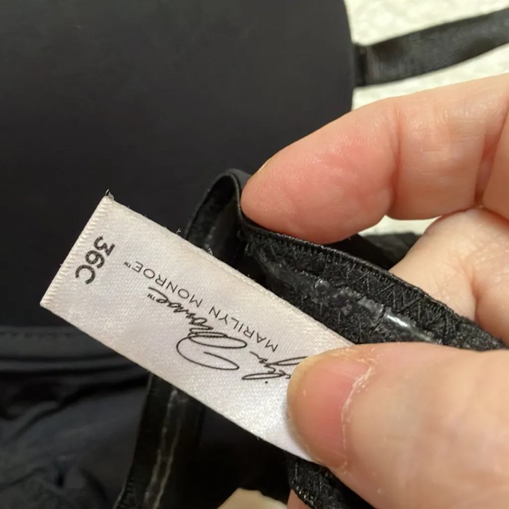 Marilyn Monroe FINAL MARKDOWN  padded underwire bra 36c - Image 4