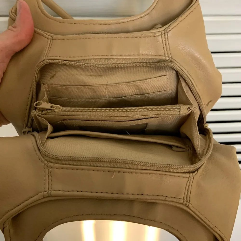 Koltov Creme pocket handle club purse - Image 4