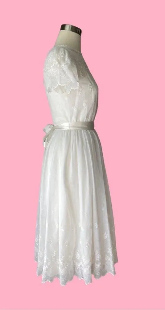 VINTAGE 1950s white cotton garden dress Size 2 - Image 6