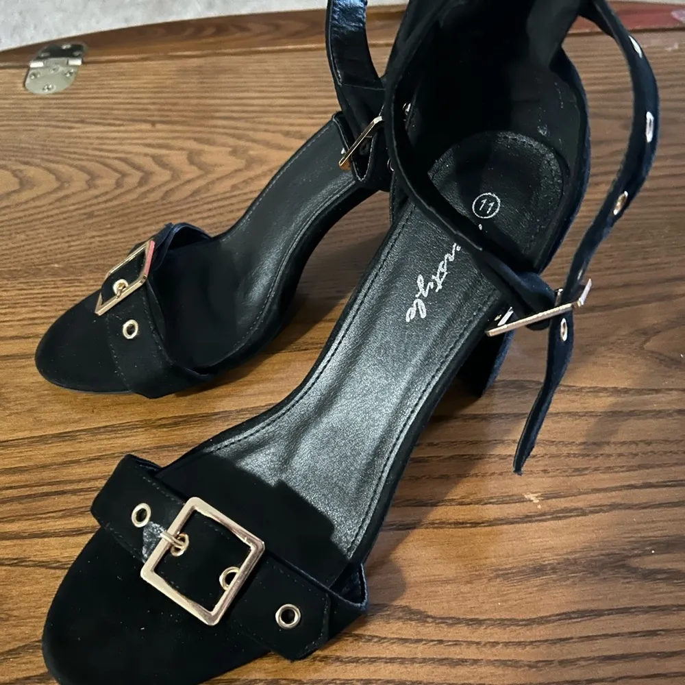 Heels Herstyle like brand new black heels - Image 2