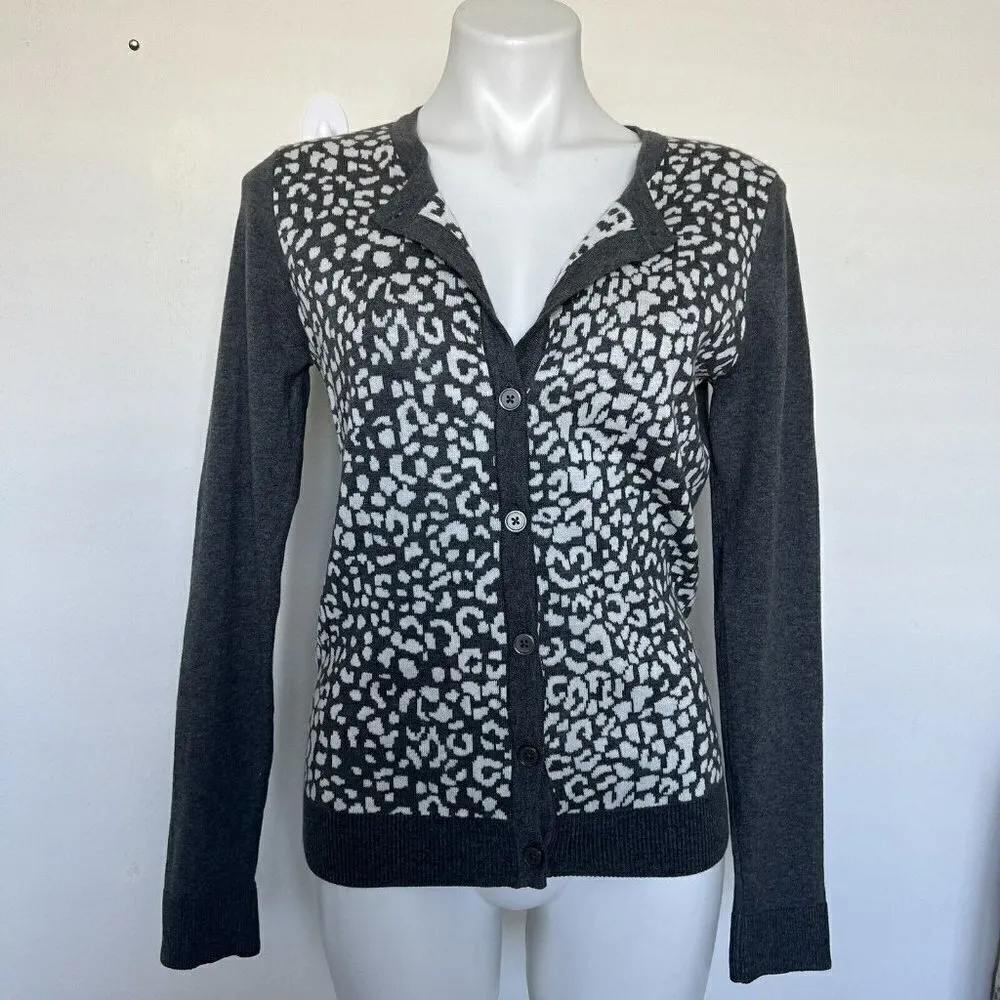 Cardigan Sweater MEDIUM Button - Image 6