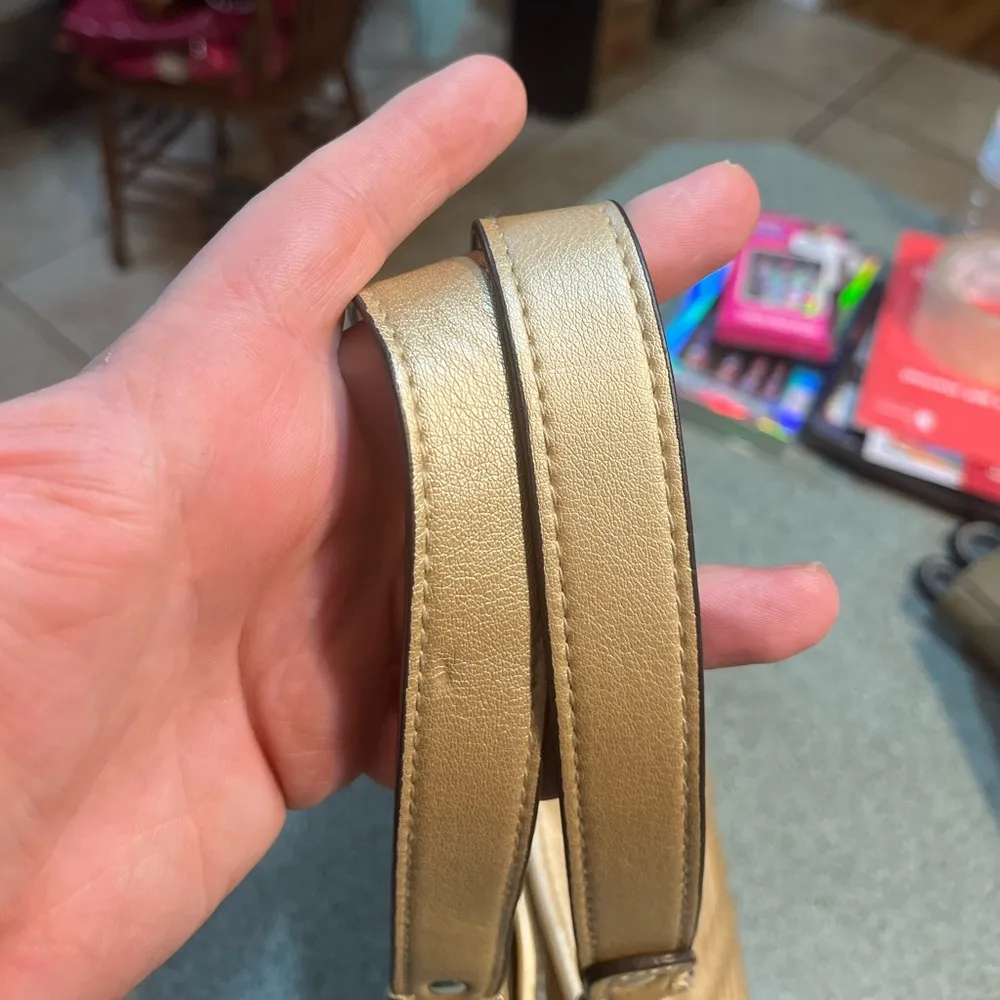 🔥 Sofia Vergara 🔥 Elegant Gold Quilted Chain Shoulder Bag - Image 3