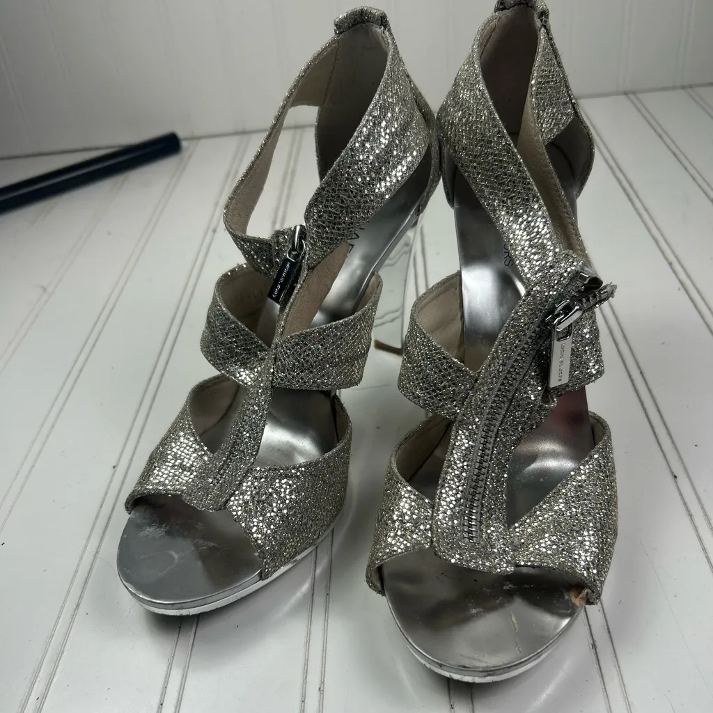 Michael Kors Berkley Silver Glitter Zip-Front T-Strap Heels Size 8.5 - Image 3