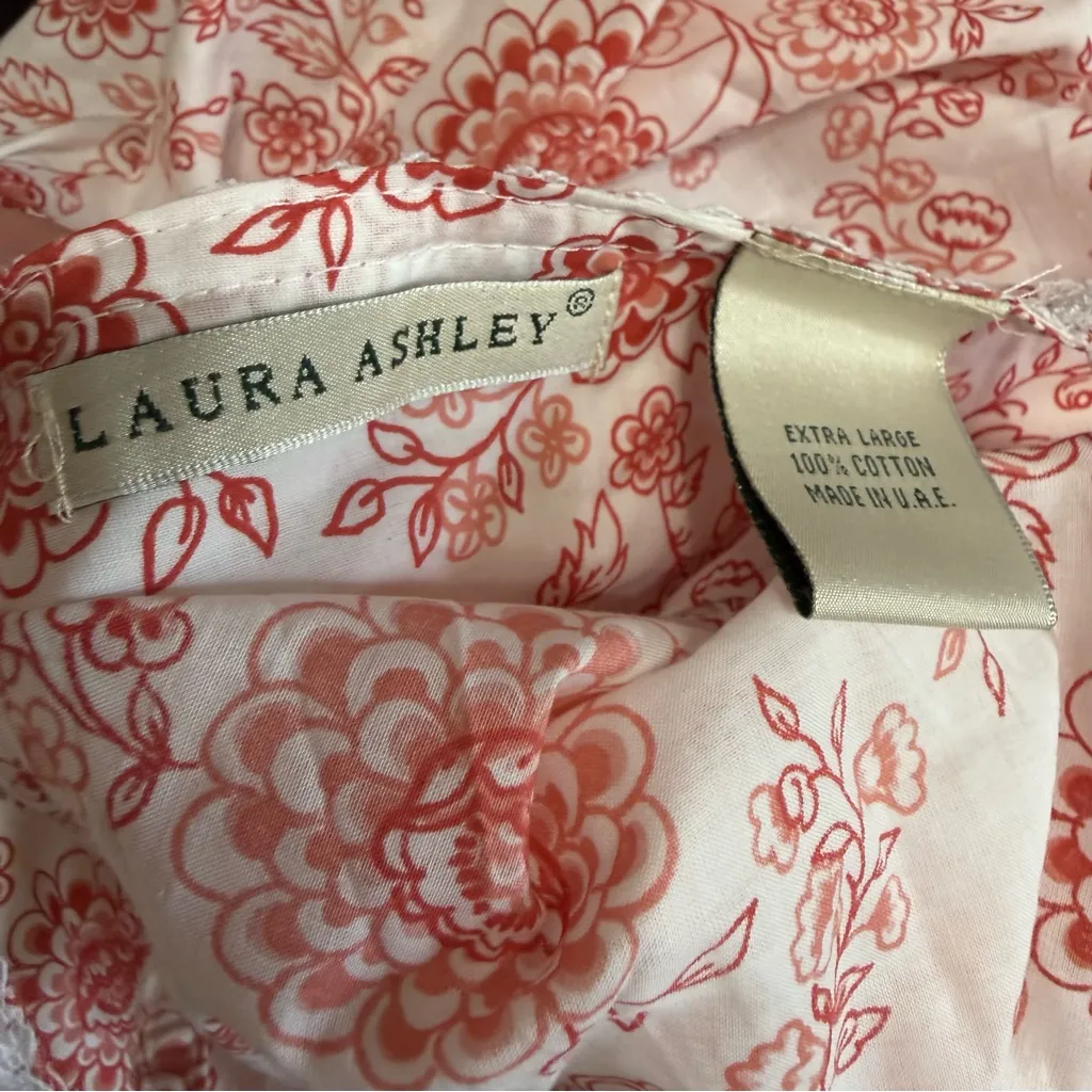 Laura Ashley Vintage Red and White Floral Chemise with Lace Trim XL - Image 3