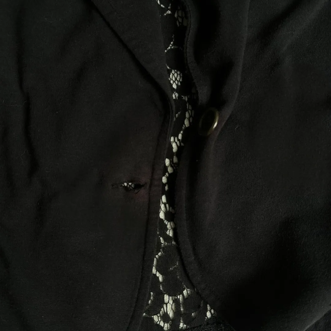 Love on a hanger medium black blazer 3/4 sleeve open lace back cropped design - Image 4