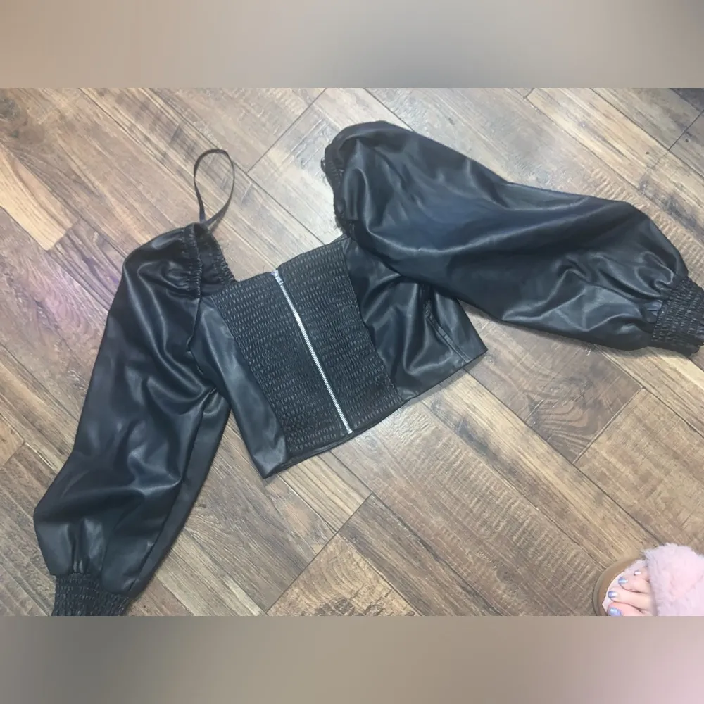 Black Faux Leather Puff Sleeve Top corset crop avec Les filles summer $98 boho - Image 4