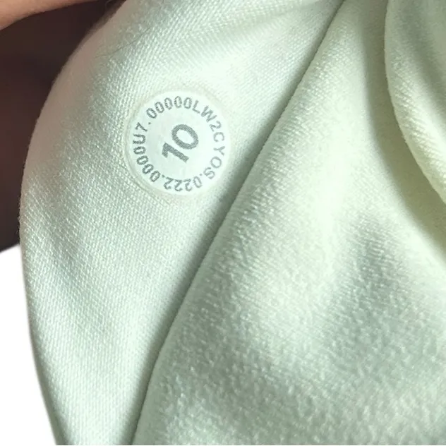 Lululemon Align Reversible Bra *Light Support, A/B Cup
Pale Linen/Pale Linen 10 - Image 5