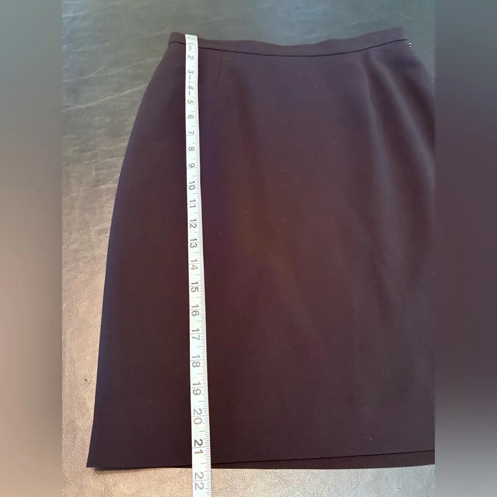 Ann Taylor Black Pencil Skirt with small side slit. Side zip, hook & button. 4P - Image 11