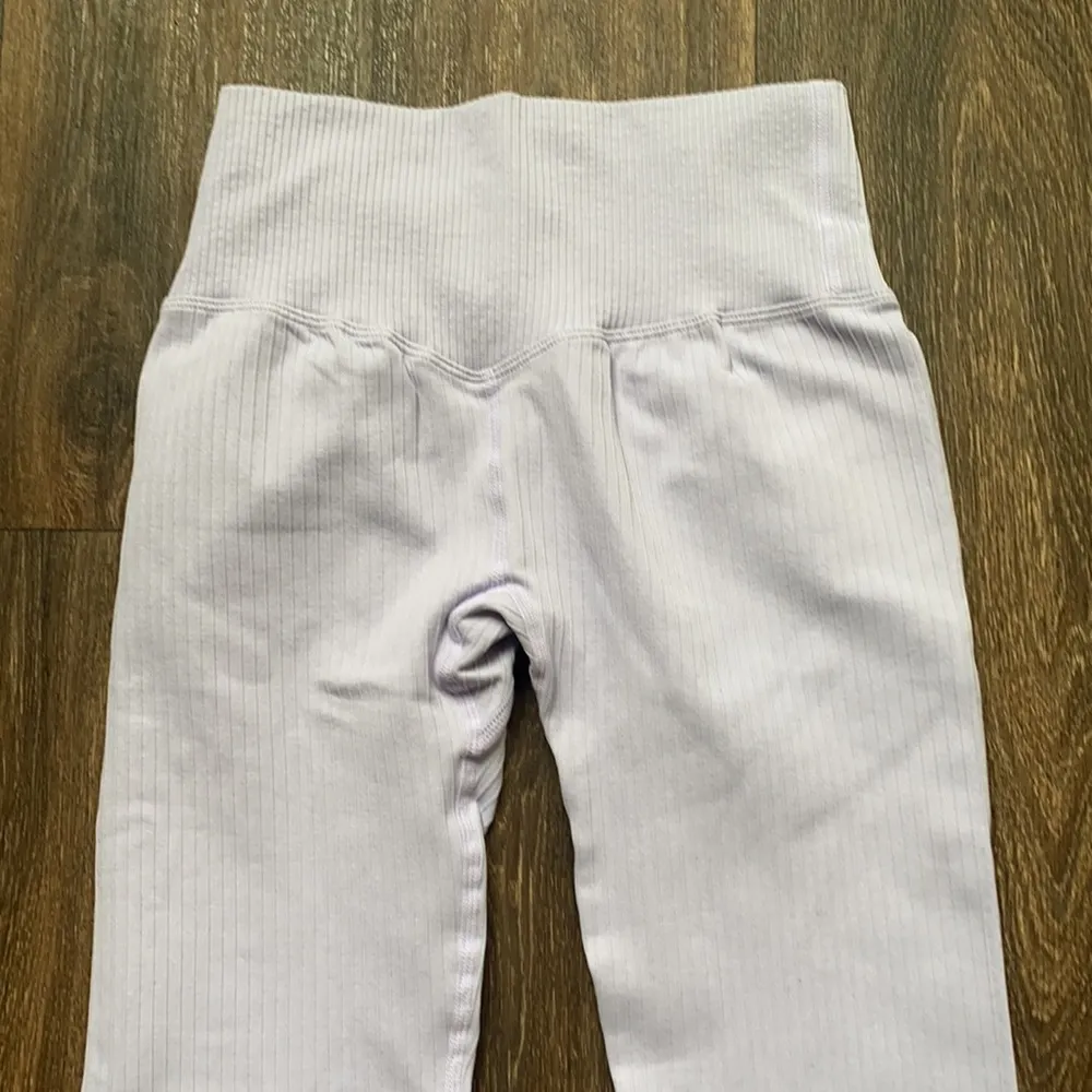 Lavender Cropped Workout Leggings Purple Size undefined - Image 5