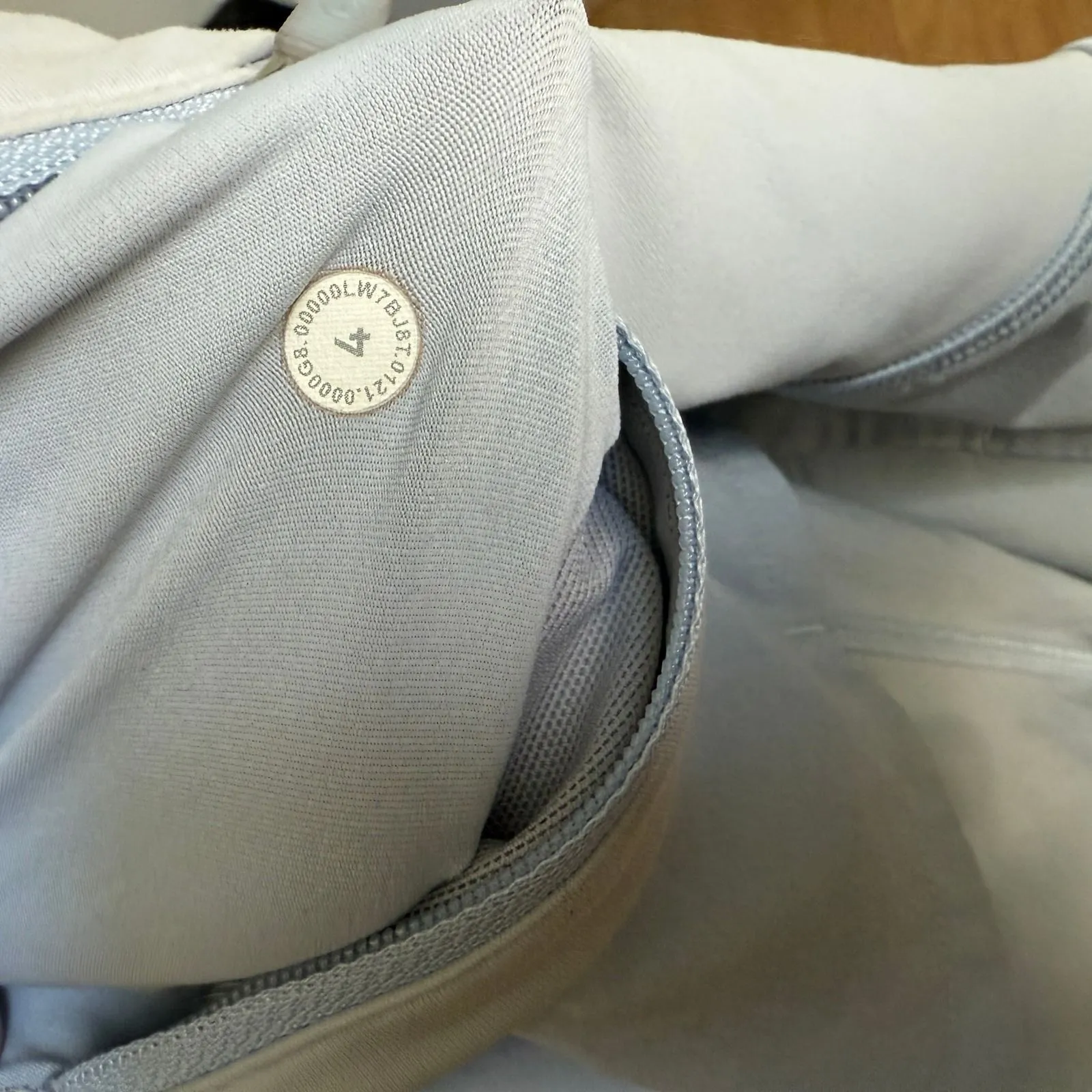 Lululemon Women's Running Shorts High Rise Lightweight Gray sz 4‎ Athletic - Image 6