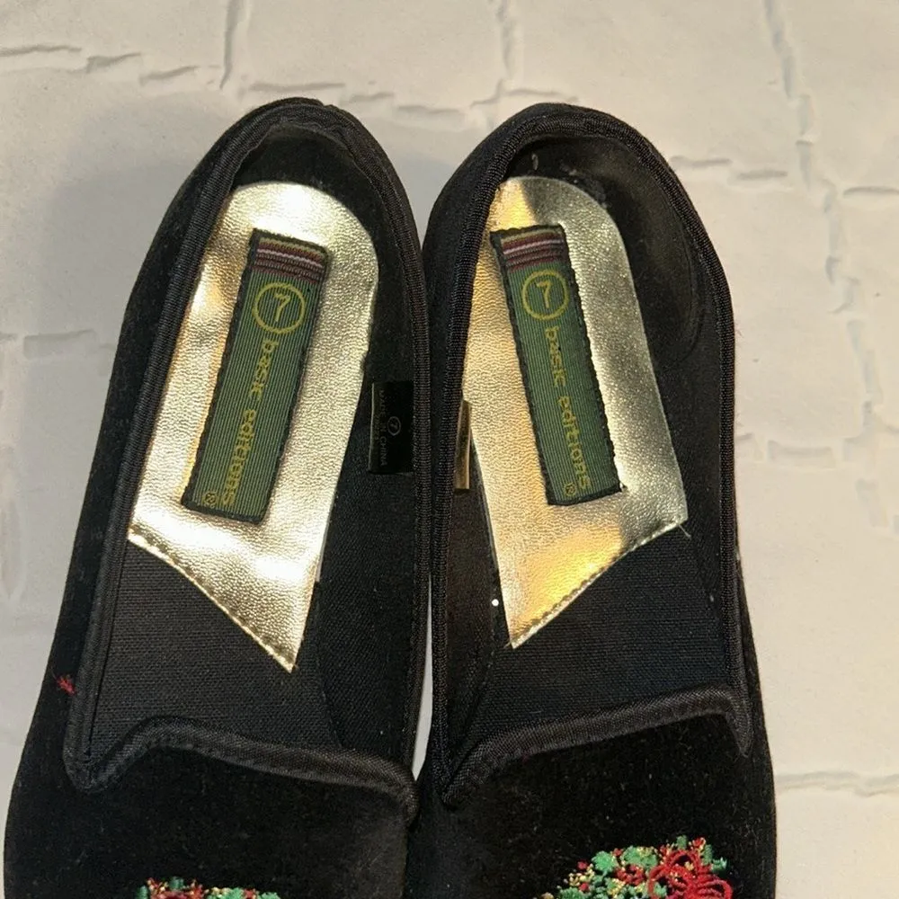 Basic Editions Christmas Wreath Embroidered Black Flat Shoes(Size 7) - Image 2