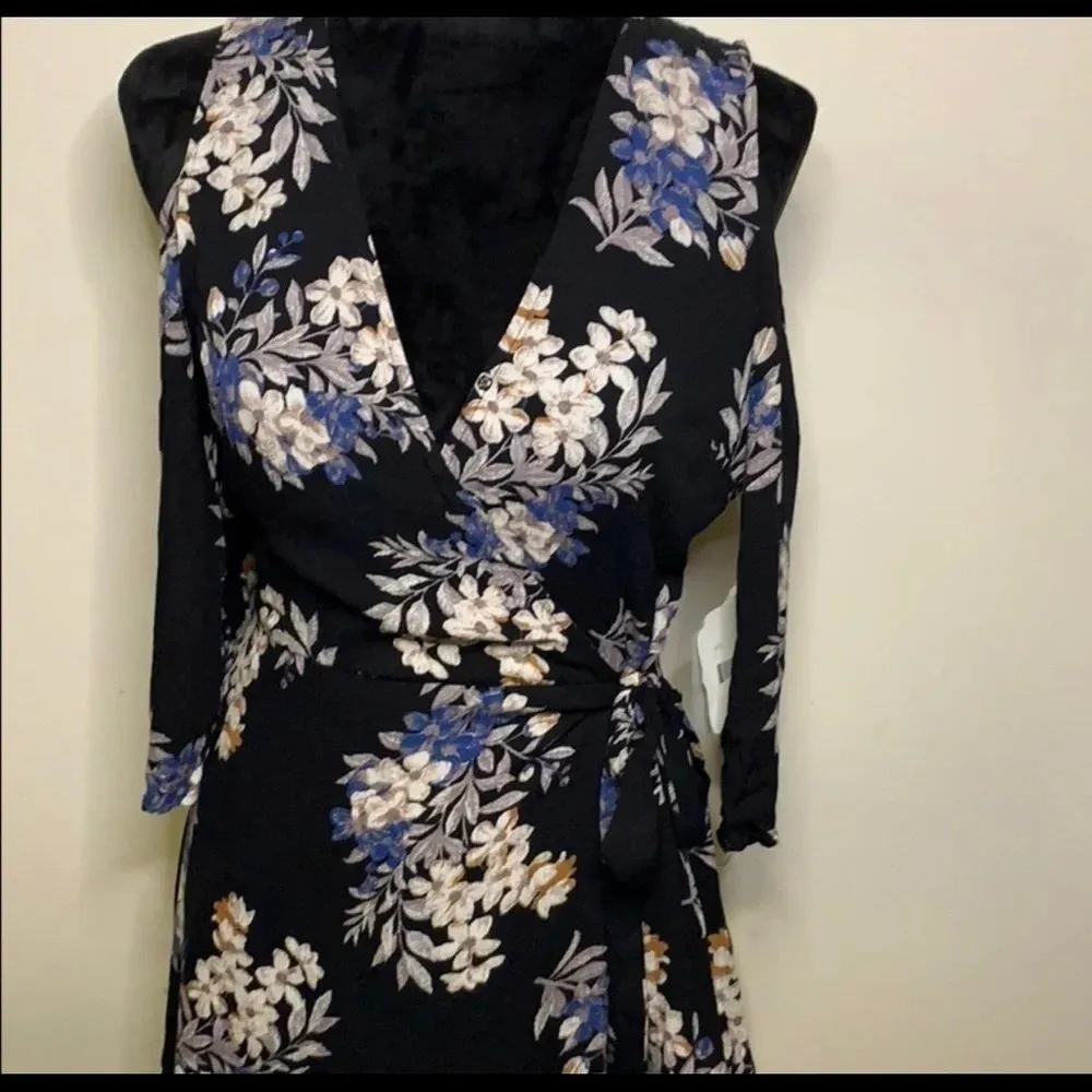 Altar’d State NWT Floral Wrap Cold Shoulder Dress Size Small - Image 2