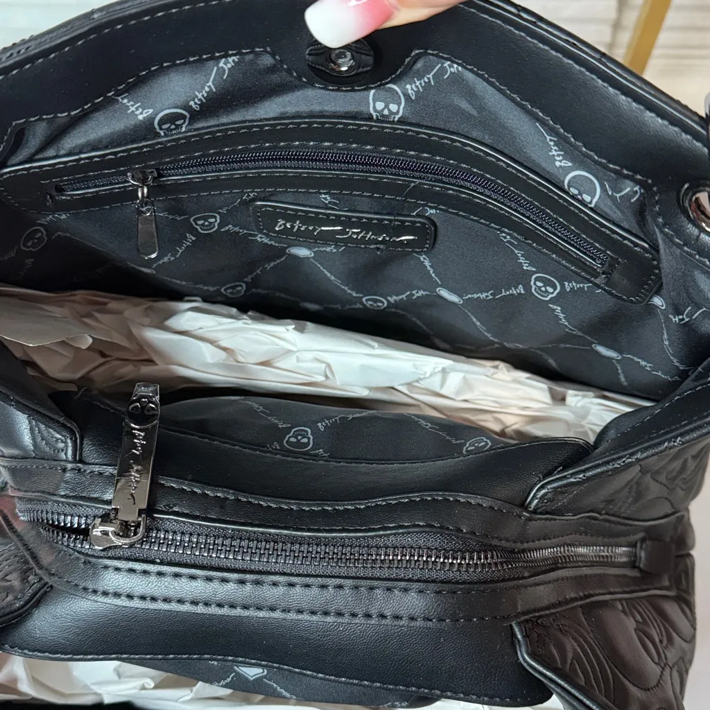 Betsy Johnson black skulls, martini charm brand new - Image 8