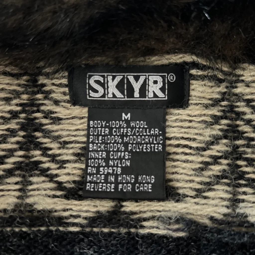SKYR Nordic Fair Isle Faux Fur Collar/cuffs Wool Cardigan VTG Hong Kong EUC Blue Size M - Image 5