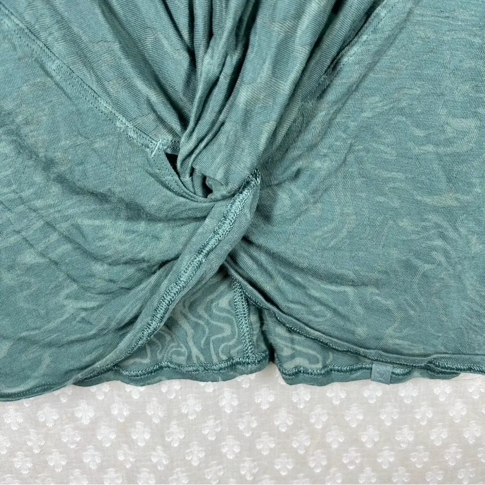 Lululemon Blue Sheer Swirl‎ Print Twist Front Tee - Image 3