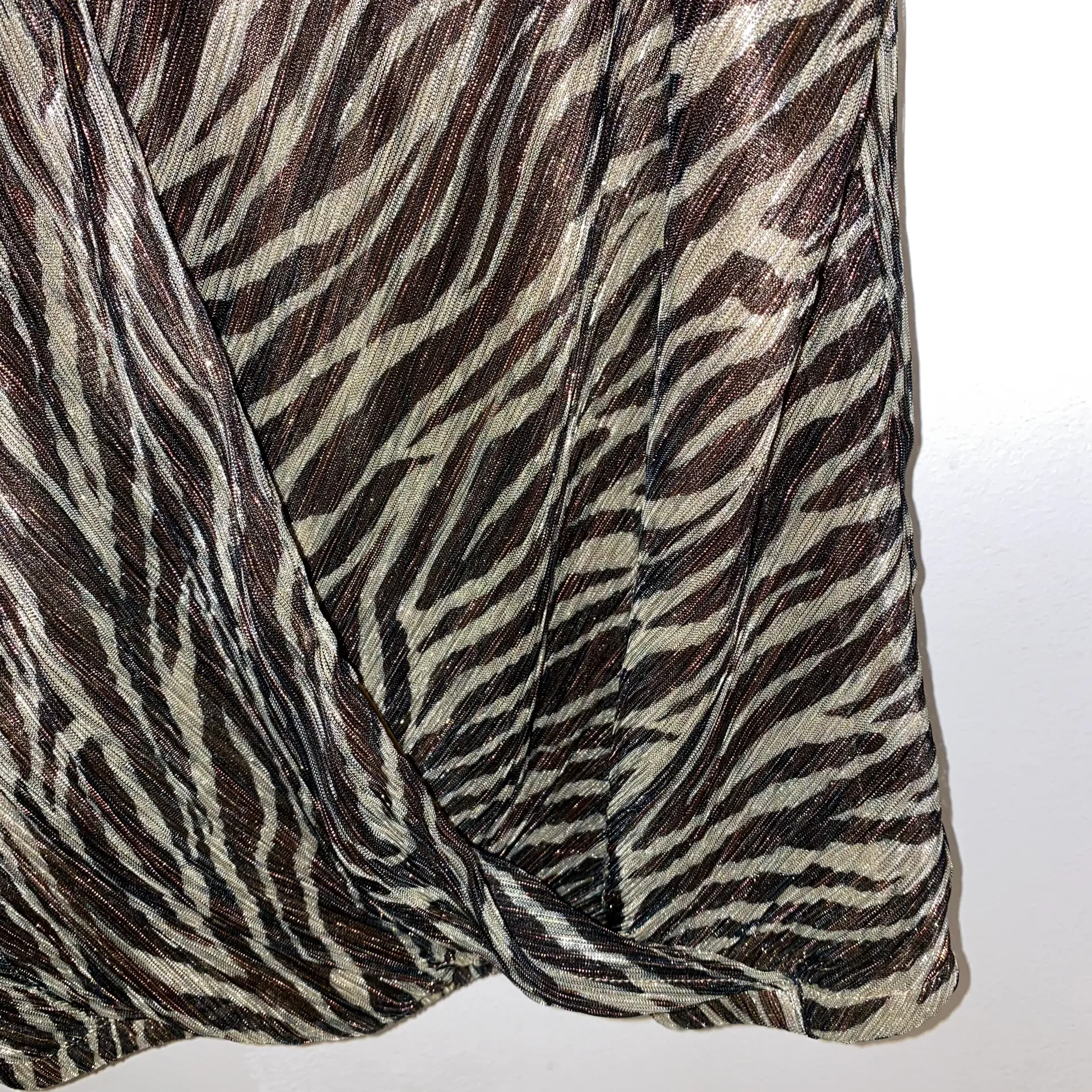 NWT $68  Brown Shimmer Kasi Leopard Top S - Image 8