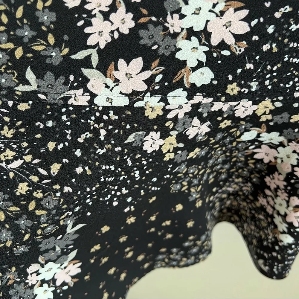 Isaac Mizrahi Floral Button Front Collar Blouse Top Shirt Dark Floral Modest 10 - Image 6