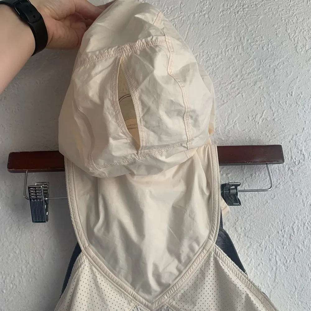 LULULEMON 4 white vest - Image 3