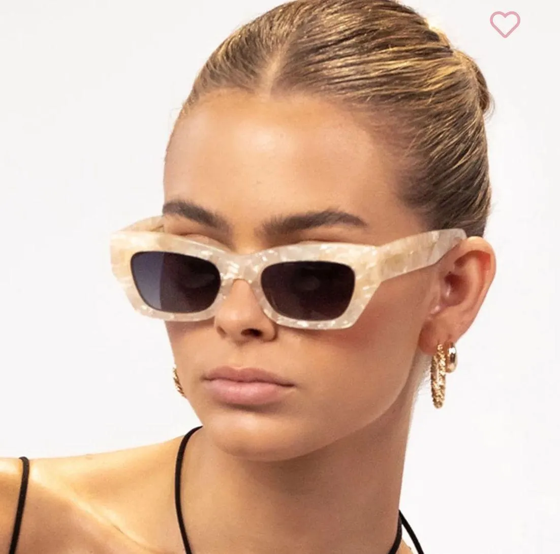 Banbé Sunglasses White - Image 4