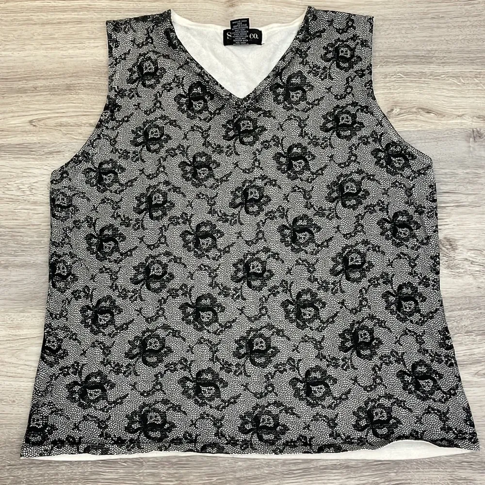 Black & White Floral w/ Lace Looking Print Sleeveless Tank Top Large - Image 4