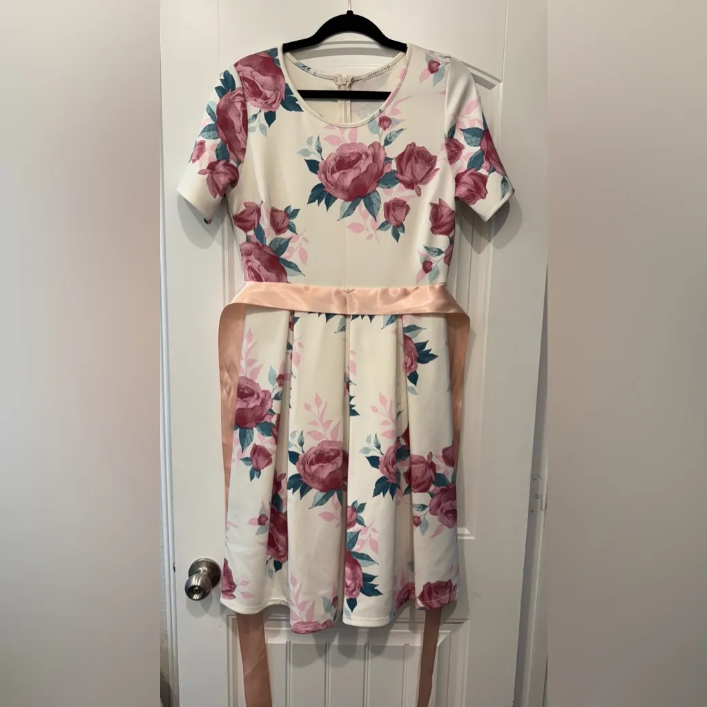 Elegant Floral Formal Dress in Pink and Cream Size L - Image 2