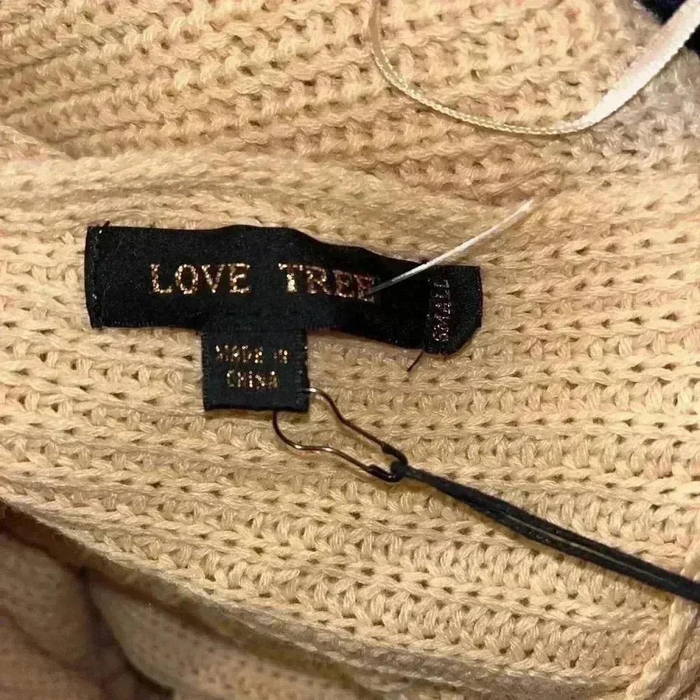 Warm‎ & Cozy Beige V-Neck Chunky Knit Oversized Sweater Twist Knot, Crop - Image 6