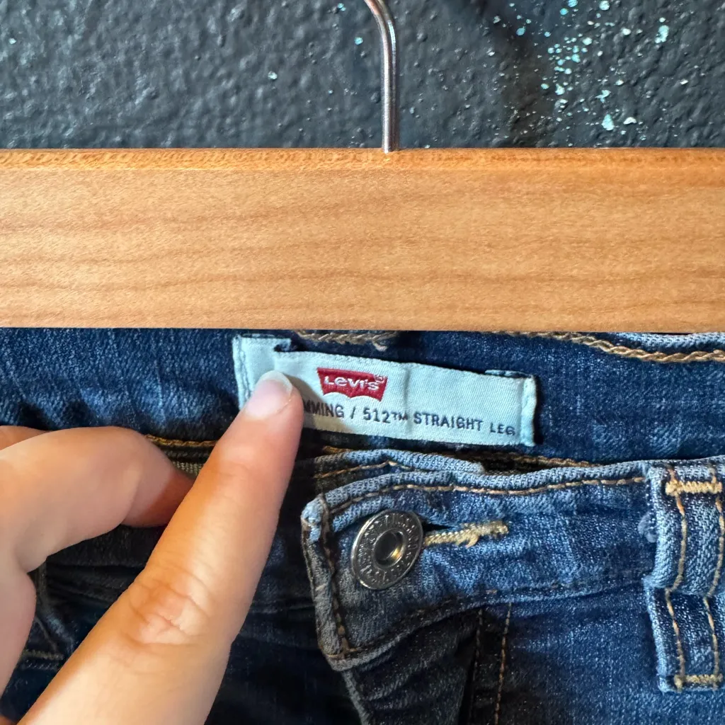 Levi's Dark Wash 512 Perfectly Slimming Straight Leg Jeans Size 8 - Image 3