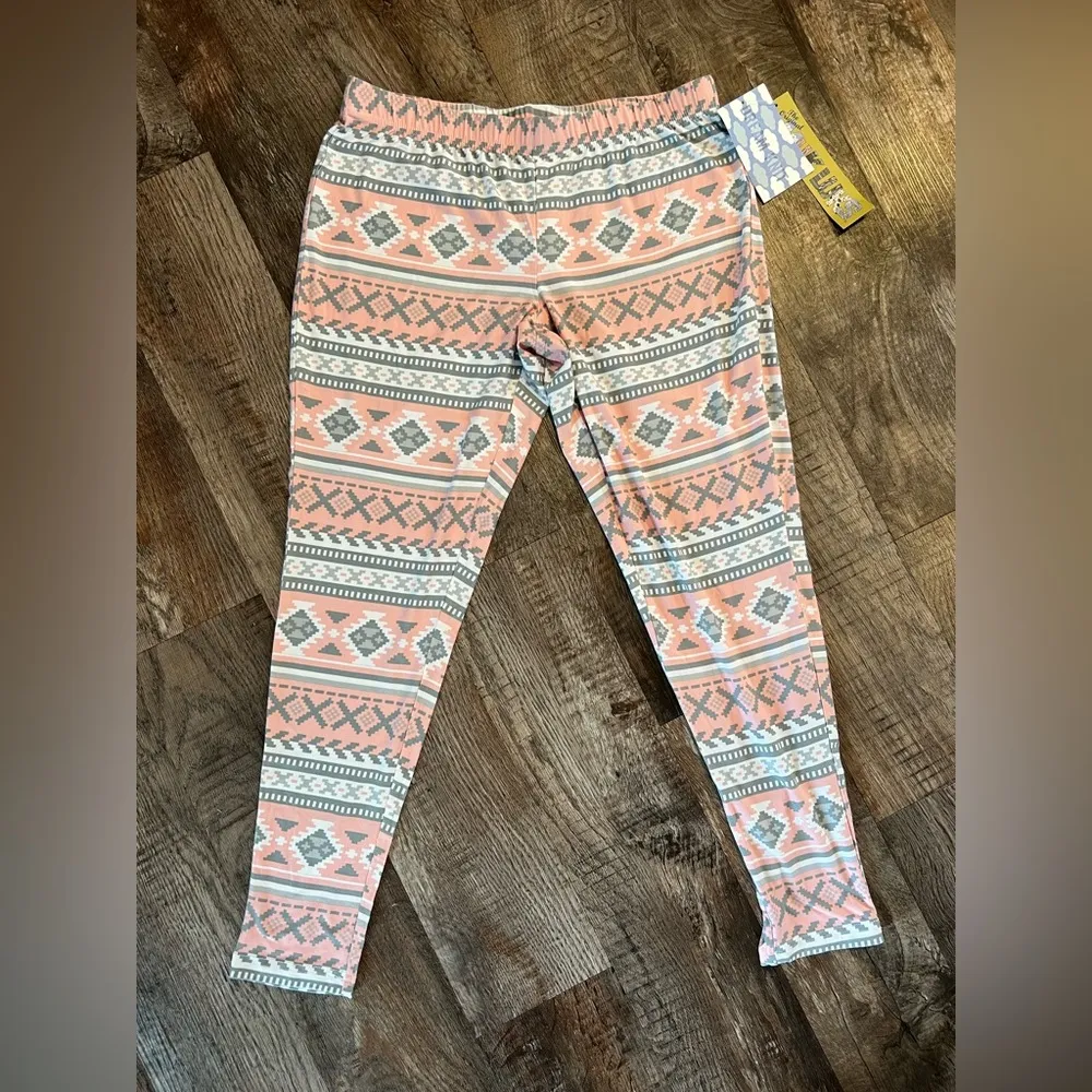 NWT Muk Luk Geometric Soft Leggings Size L - Image 2