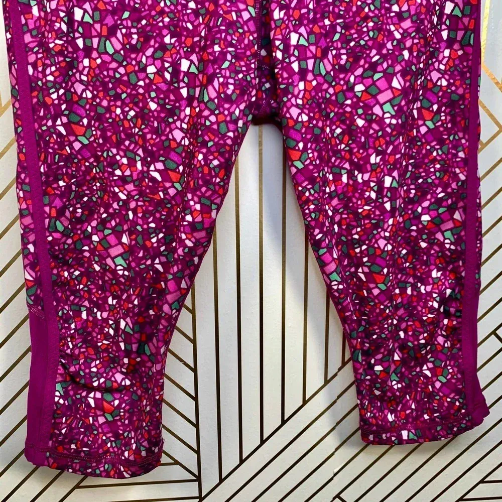 Lululemon‎ Real Quick Crop Paradise Camo Regal Plum - Image 6