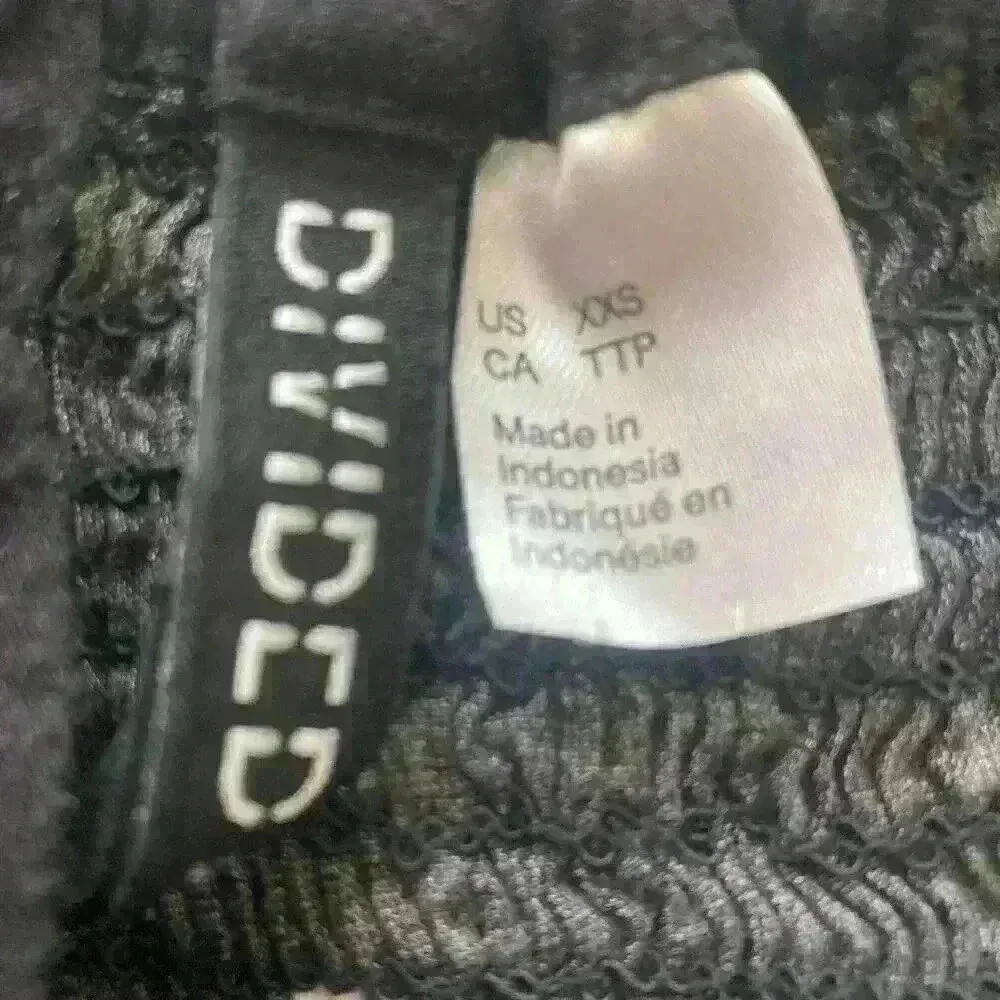 H&M Black And White Polka Dot Crop Top Size XXS  adjustable straps - Image 5