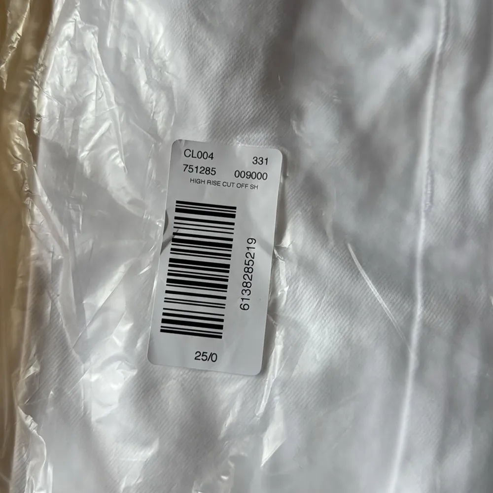 LOFT THE HIGH RISE CUT OFF SHORT - Image 3