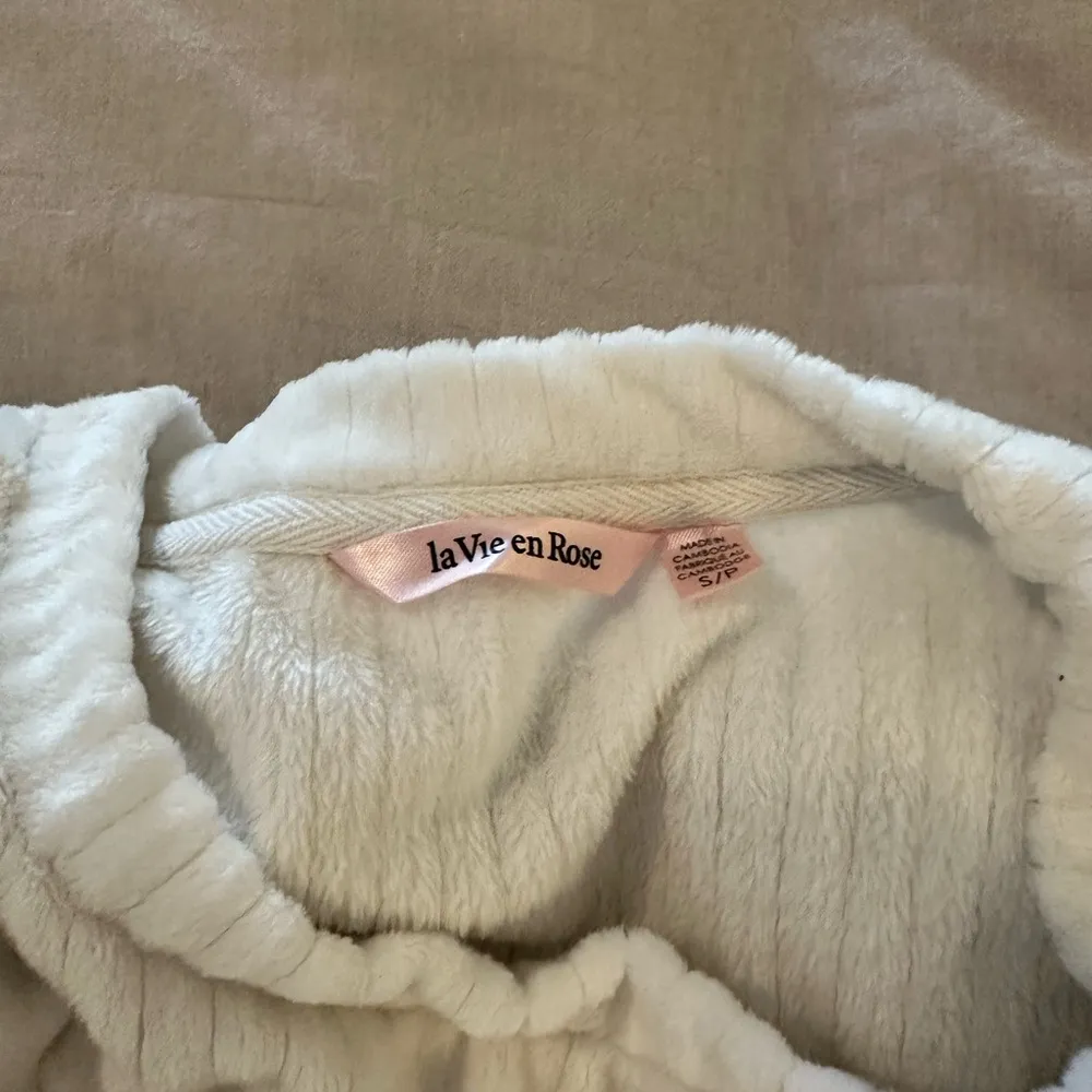 La Vie En Rose White Plush Pajama Set Cozy Sleepwear - Image 3