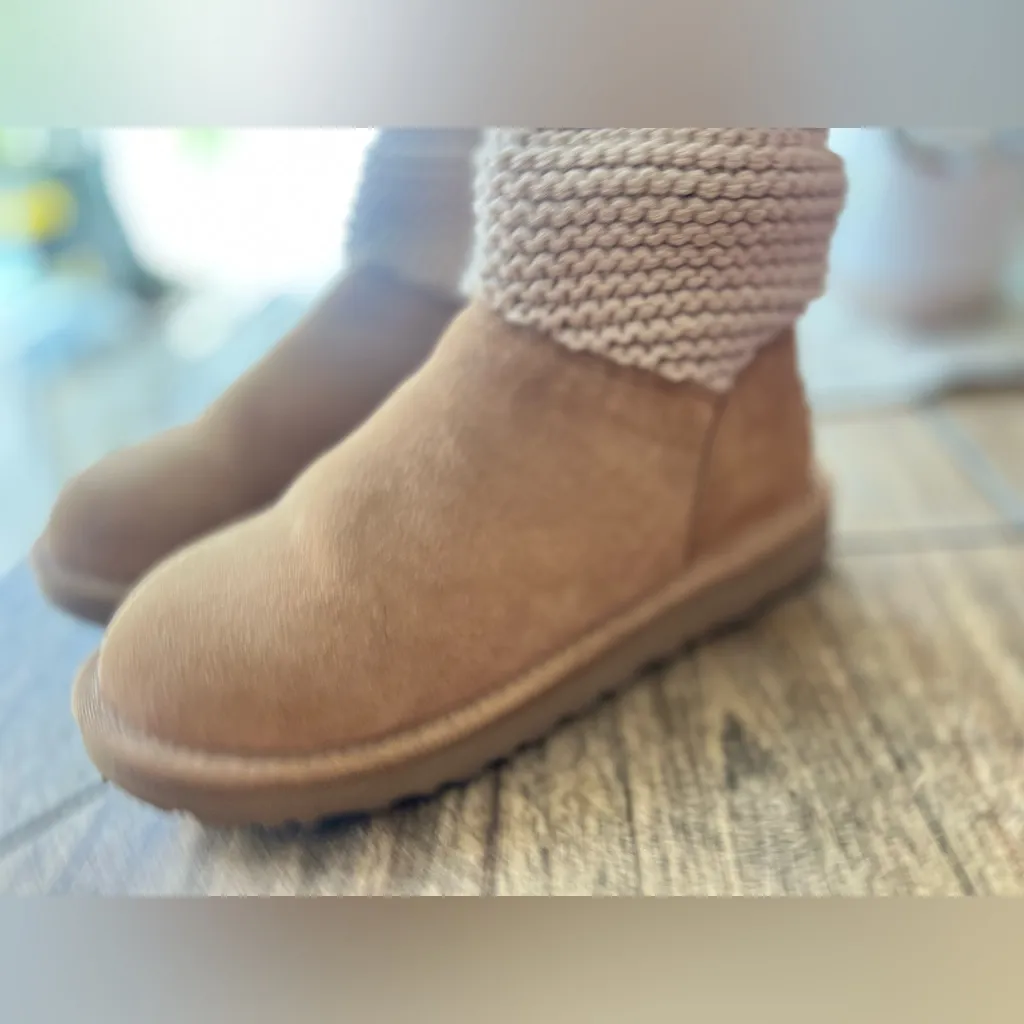 UGG Boot EUC Size 10-11 worn once LIKE NEW no tags - Image 10