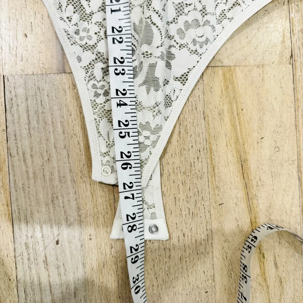 Aritzia Babaton lace mock neck bodysuit NWT - Image 14