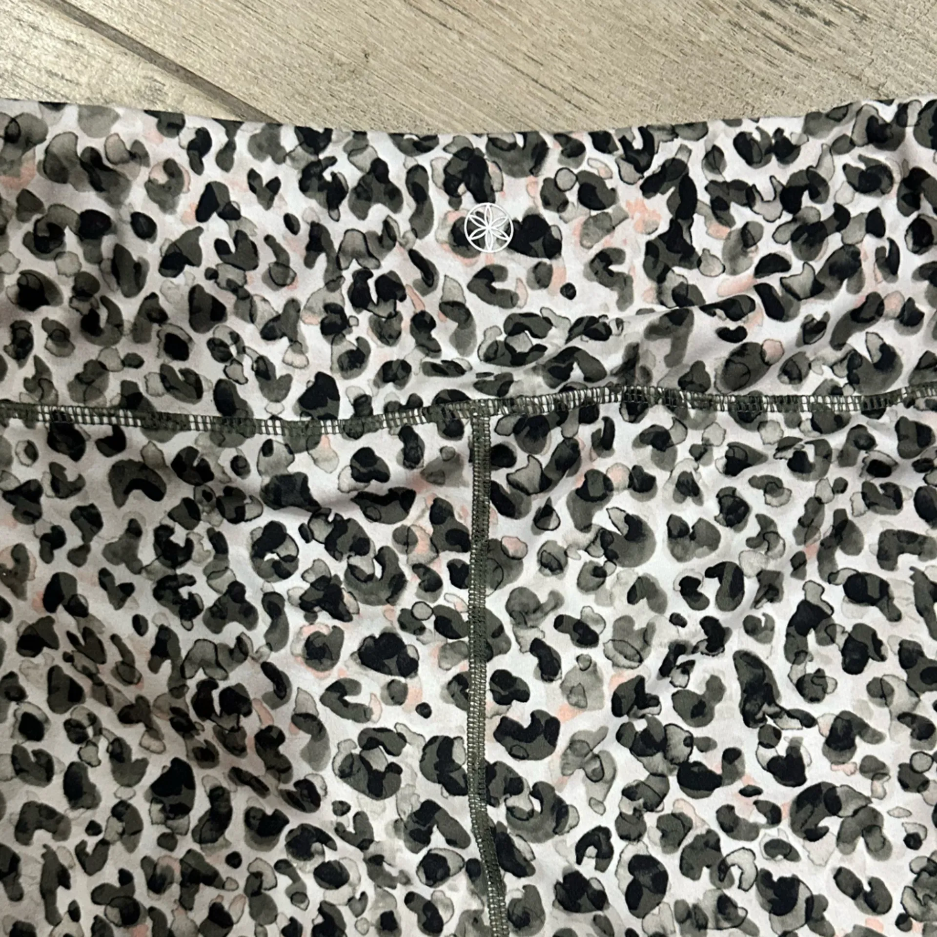 GAIAM Cheetah Pattern Leggings - Image 4