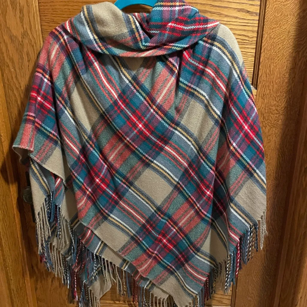 Cato Poncho Cape Women’s OS with Toggle Closures Sleeveless - Image 2