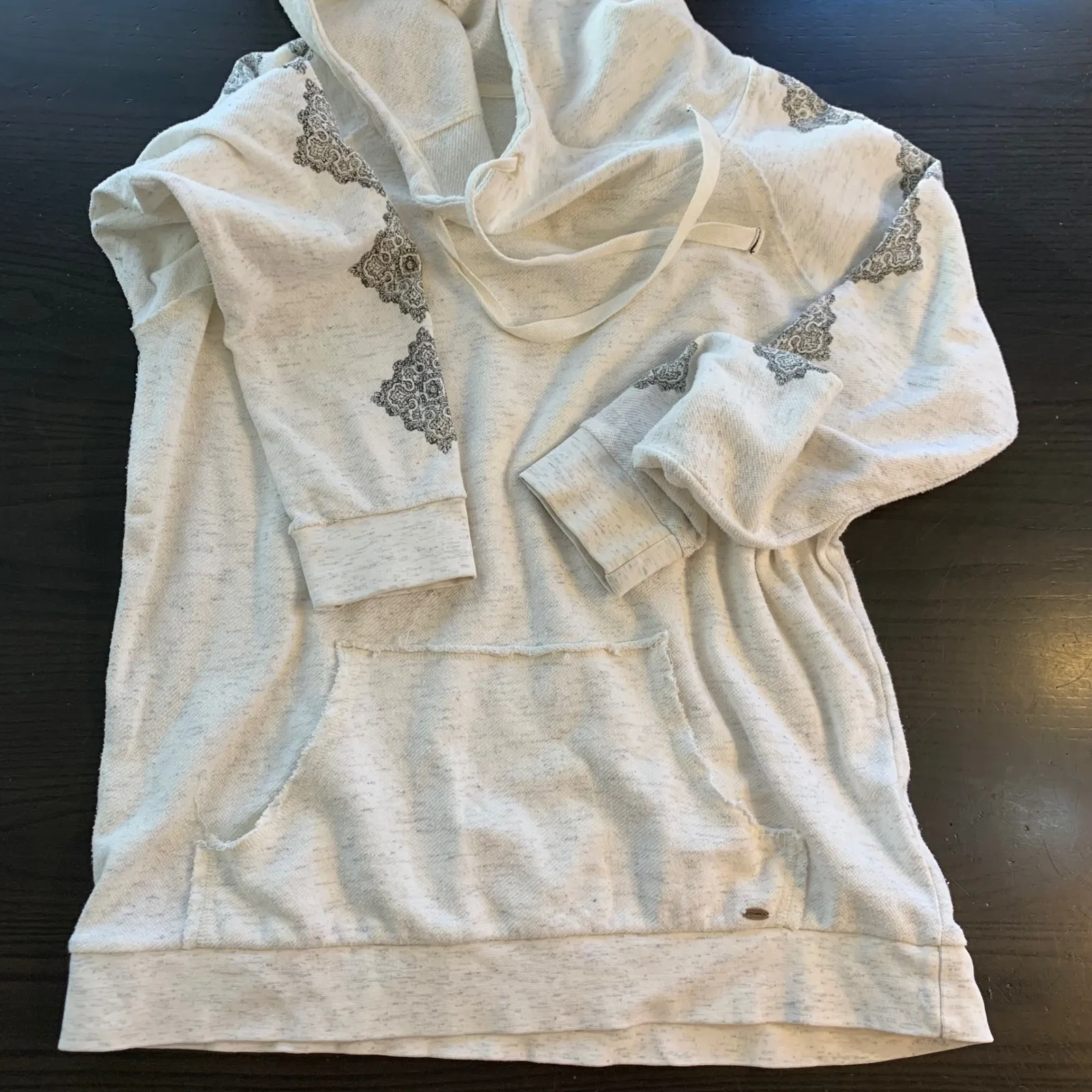 ONeill Hoodie Sweatshirt Cream Marled Distressed Geometric Sleeve Detail XL - Image 8