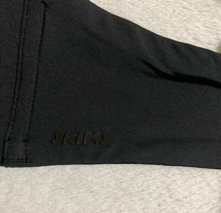 SKIMS Wireless Bra 34C - Image 3