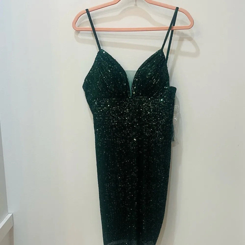 NWT Dancing Queen 3317 - Sweetheart Fitted Sequin Cocktail Dress Medium Green - Image 3
