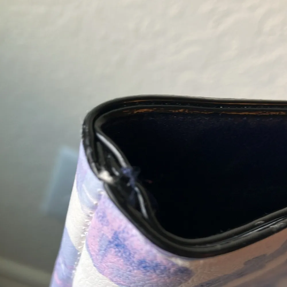 Victoria’s Secret: White with blue floral tote bag- summer/beach/vacation - Image 15