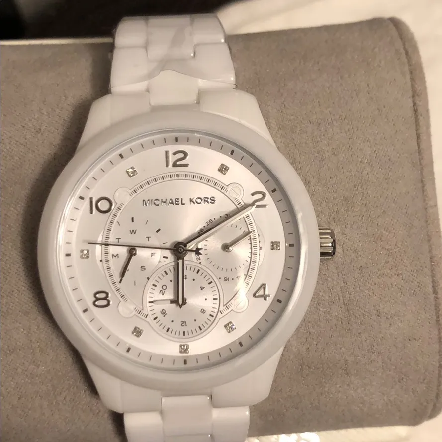 Authentic Michael Kors white ceramic runway watch - Image 2