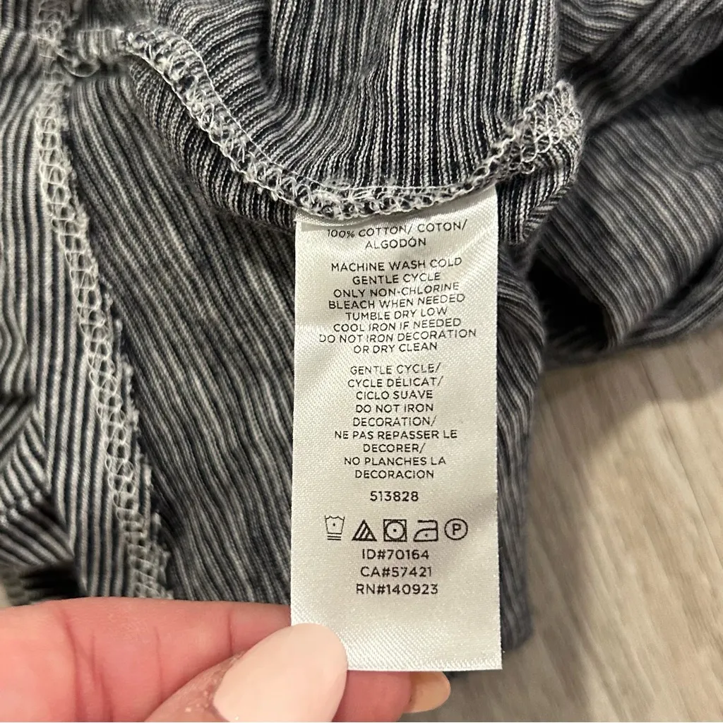 NWT Loft Long Sleeve Soft Knit 100% Cotton T-Shirt Top Black Pinstripe Size S - Image 5