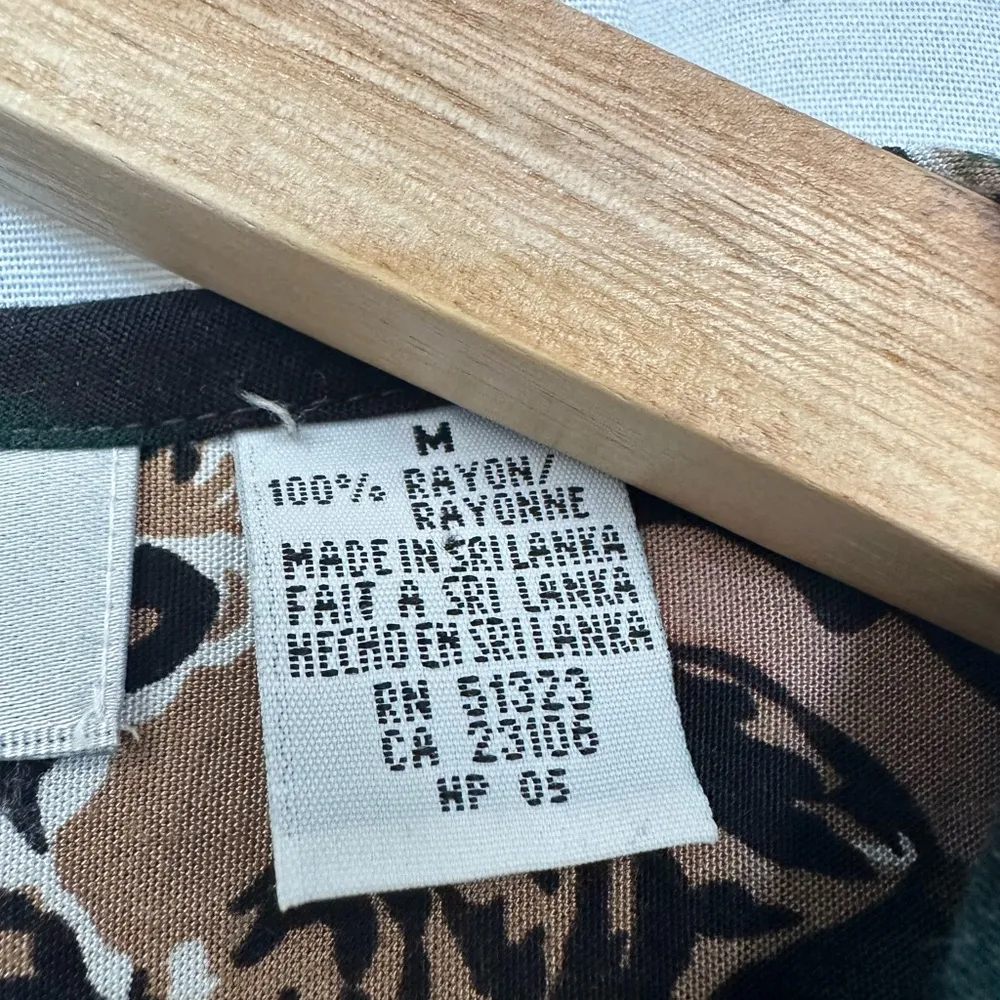 Chaus vintage leopard button down shirt size medium - Image 5