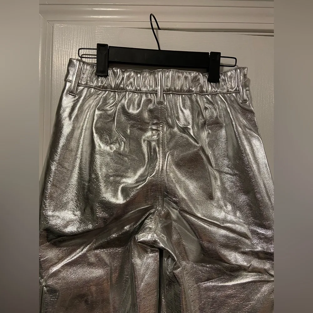 NWT No Boundaries Size XS Silver Metallic Relaxed Fit Wide Leg Cargo Pants - Image 7