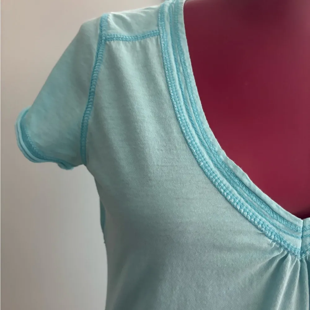 L.O.G.G. By H&M baby blue short sleeve V-neck T-shirt size Medium - Image 4