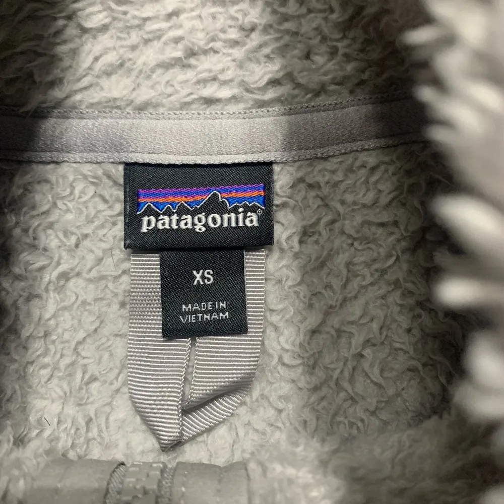 Patagonia gray fuzzy fleece xs - Image 3