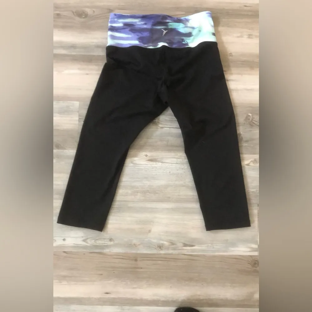 Go Dry,Size medium petite, black leggings with tye dyed wide band - Image 2