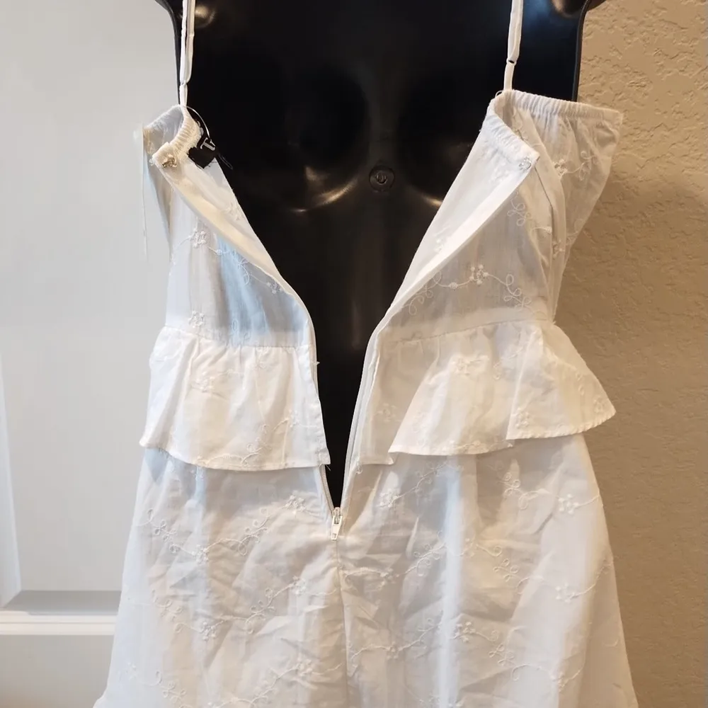 Trixxi Eyelet Ruffled Dress Juniors White V-neck Adjustable Strap Size Small - Image 3