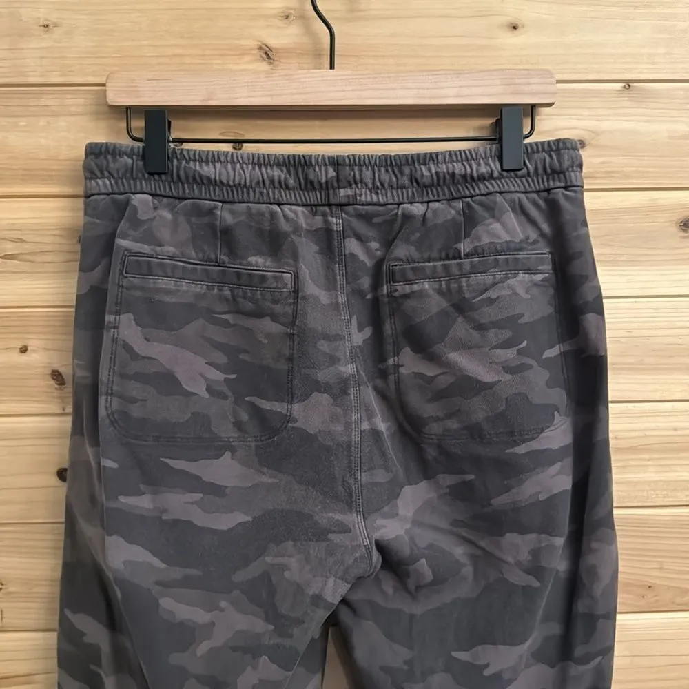 Athleta Size 10 Farallon Camouflage Jogger Pants - Image 8